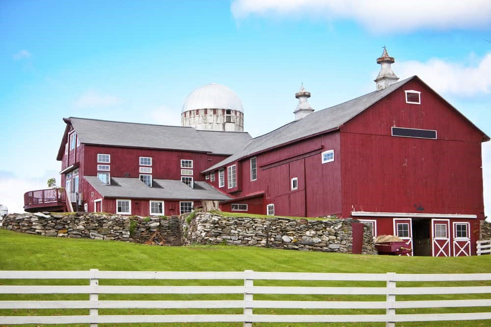 Nhà Barndominium