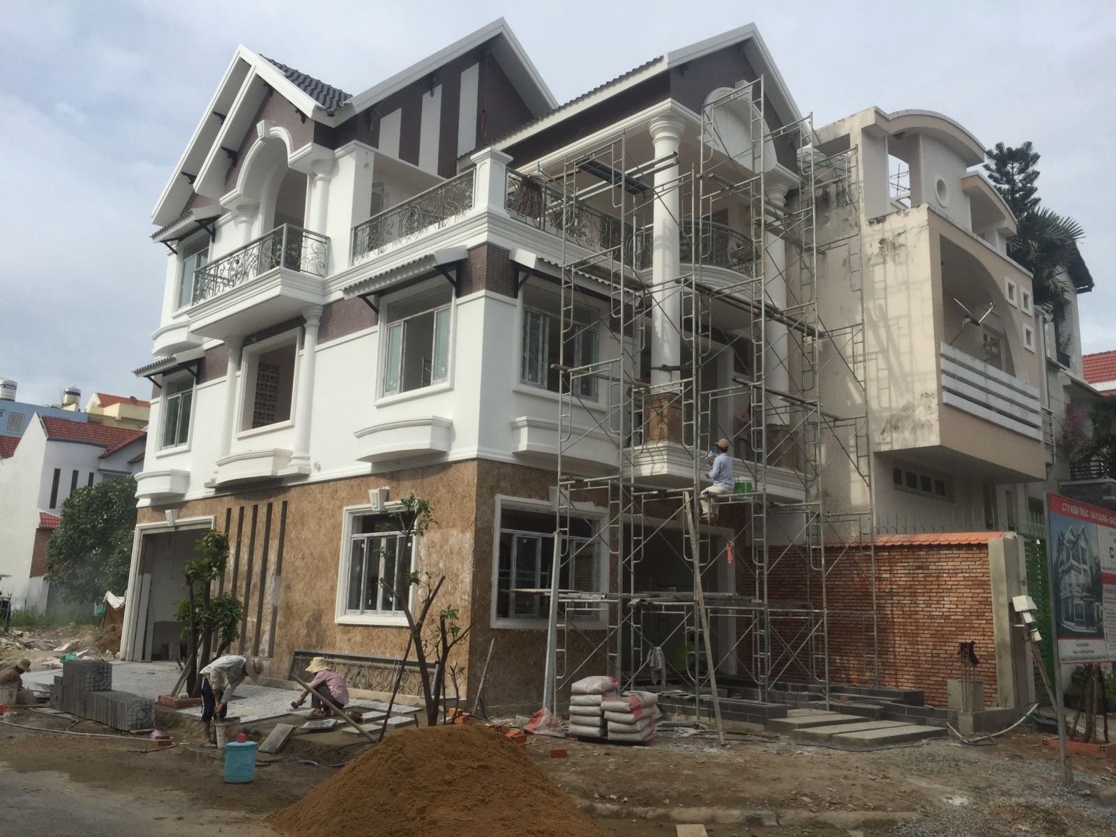 Xây dựng công trình phần thô